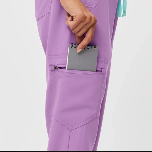 Lilac Dawn Scrub Set - Picture 4 of 9